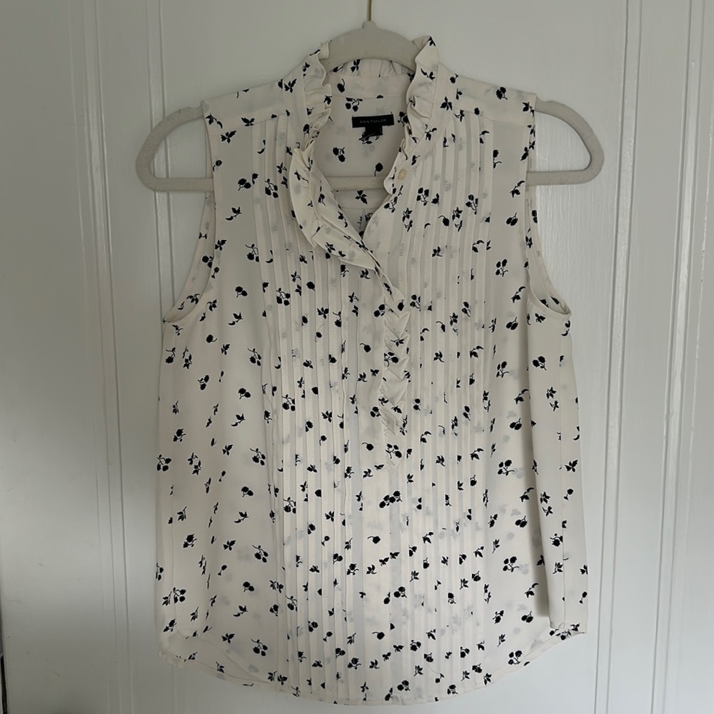 Ann Taylor Floral Ruffle Pintucked Blouse - Size XS - worn once